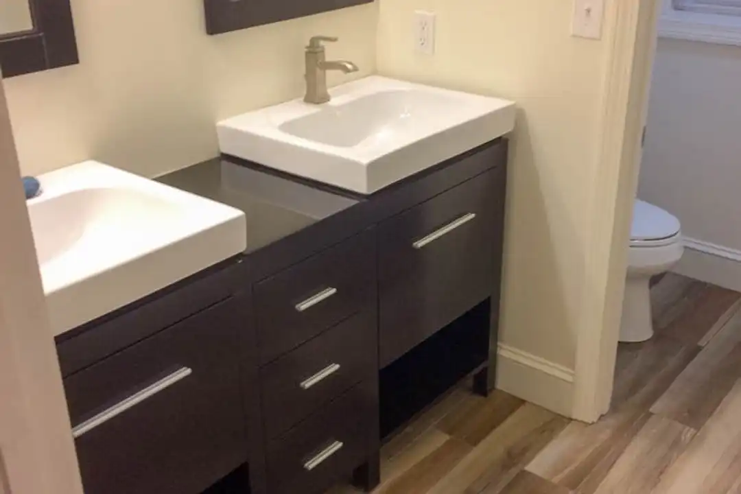 Apartment in Boston - View 5