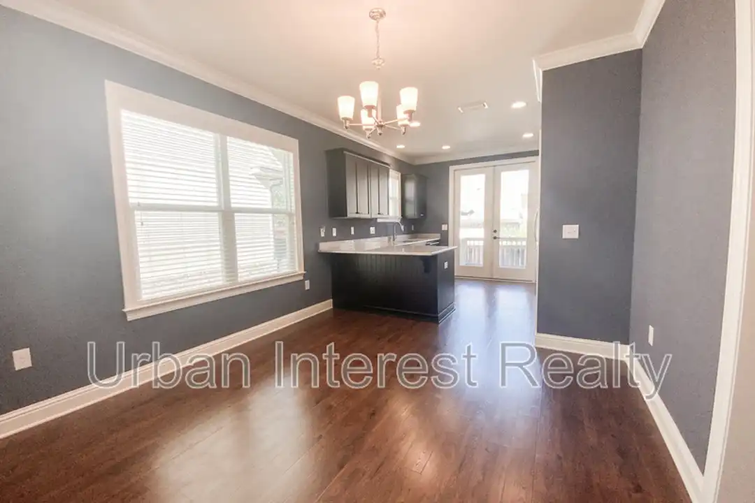 403 King St - View 3