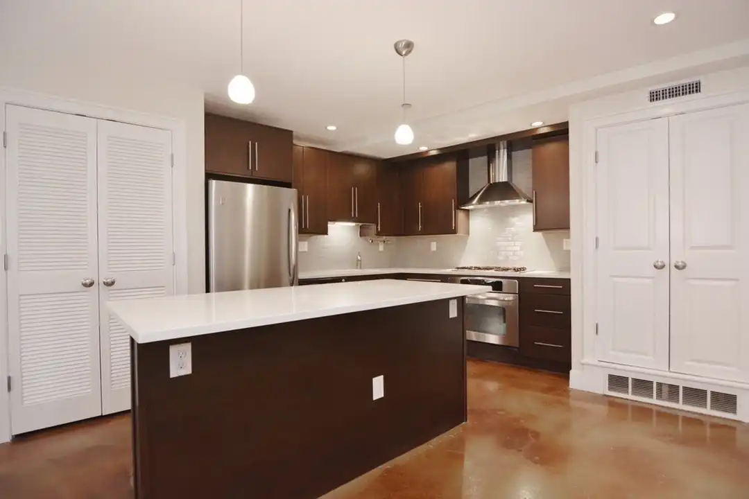 Apartment in Boston - View 5