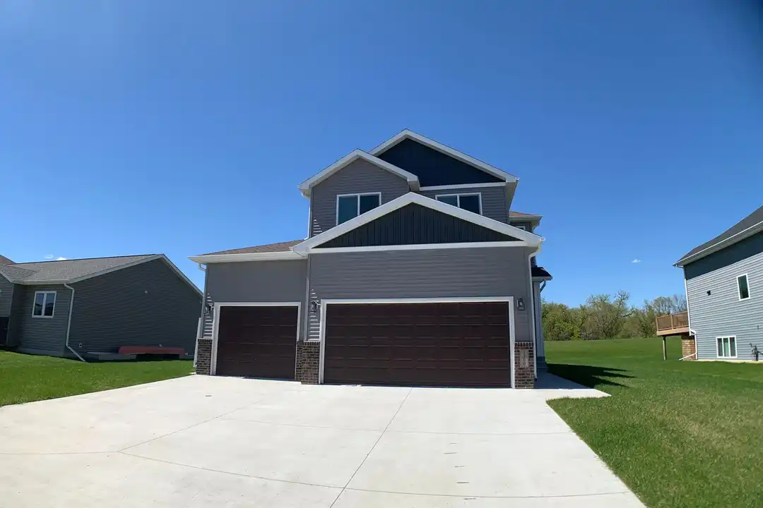 1360 Goldenwood Dr – photo 1