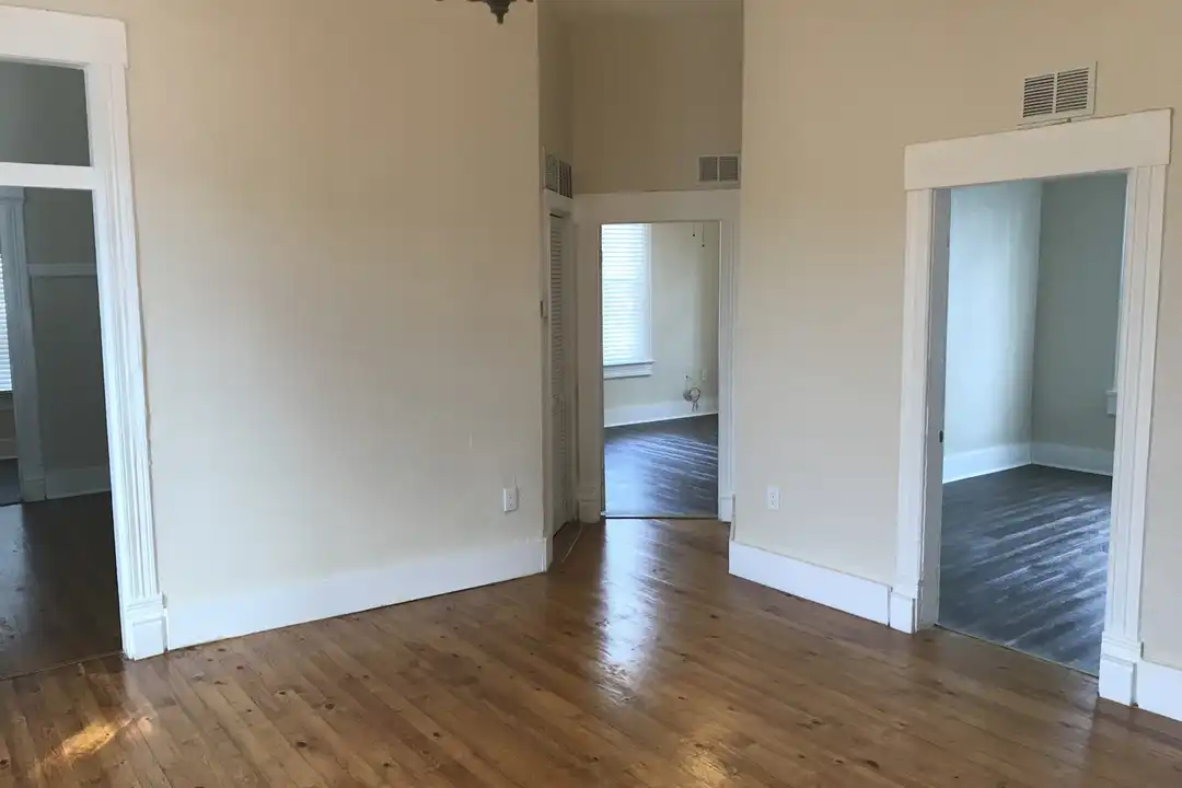 2109 W Cypress St – pohled 5