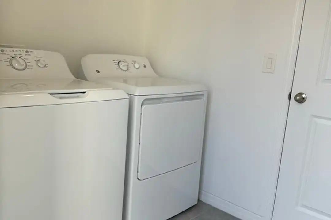 Apartment in Debary - More