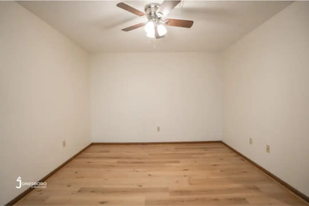 612 W Cherry Ave - View 3