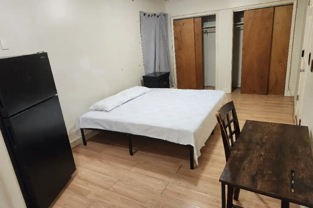 18 Terrace Ave unit Studio – photo 1 of 4