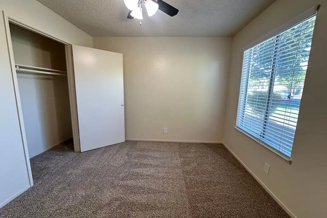400 W Gettysburg Ave unit 206B - More
