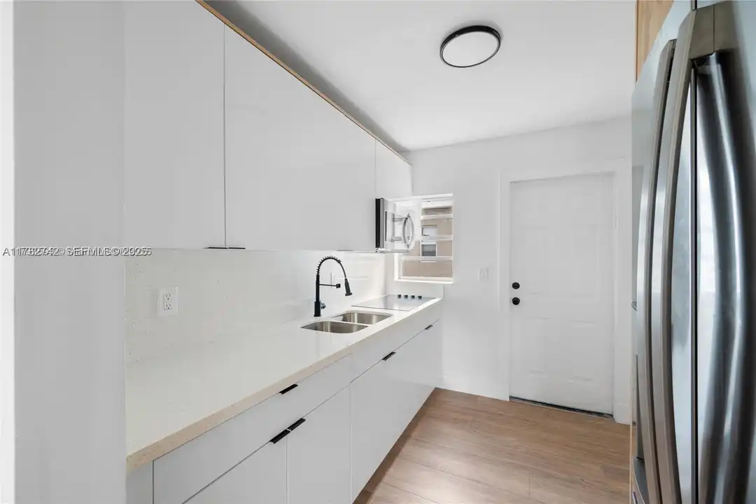 Apartment in Fort Lauderdale - View 2
