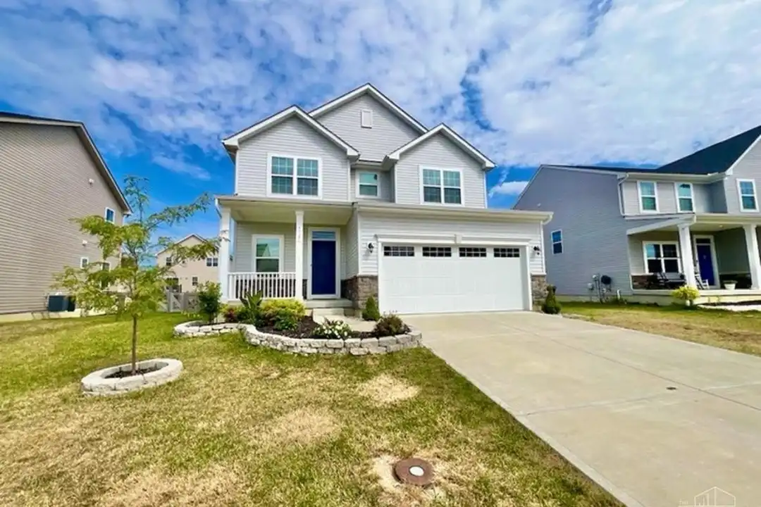 9525 Morris Dr – photo 1 of 21