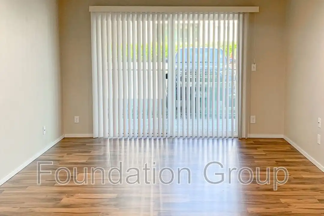 938 N 100th St unit 105 – pohled 4