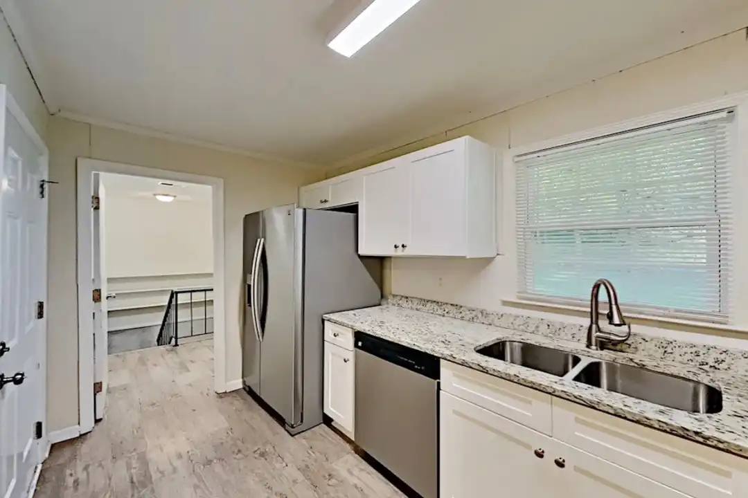 848 Howard Ct SW - View 3