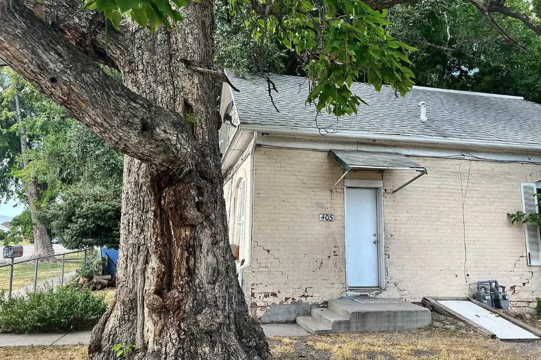 405 N 700 W – photo 1