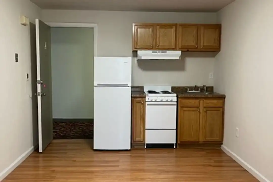 145 Whiting St unit Apt. 4 – photo 1 of 8