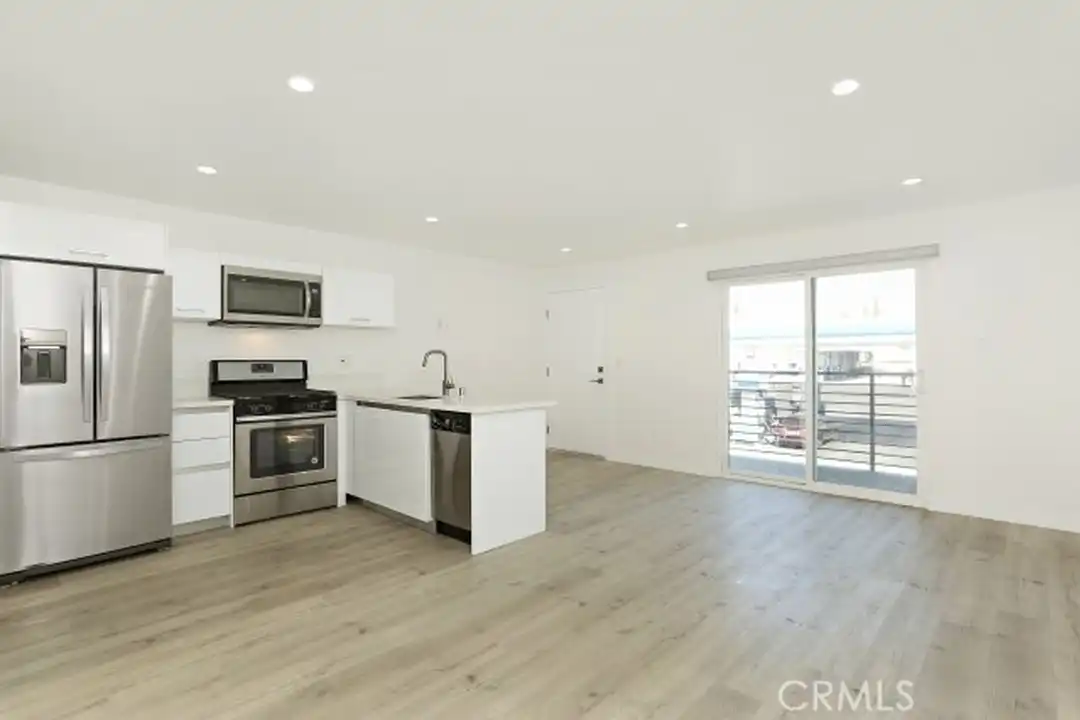 6745 Laurel Canyon Blvd unit 202 - View 2