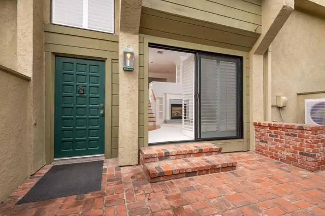 3294 Caminito Eastbluff – pohled 2