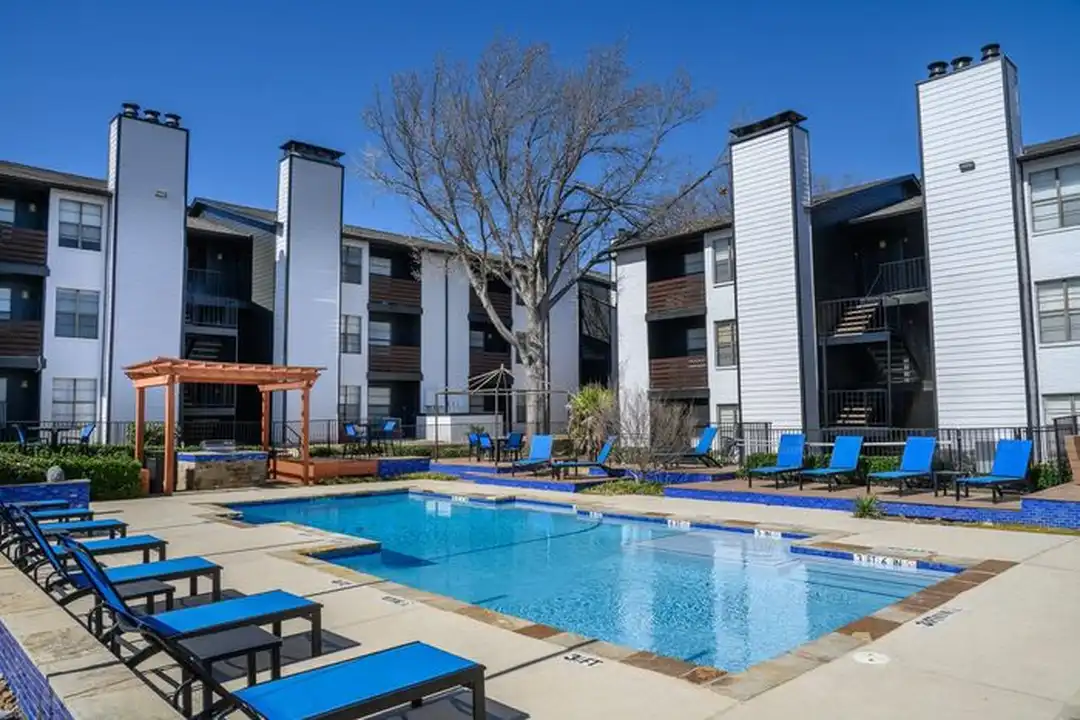 2501 Thomason Cir unit 304 - View 2