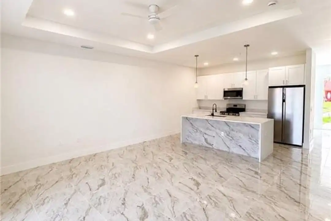 4618 25th St SW - View 4