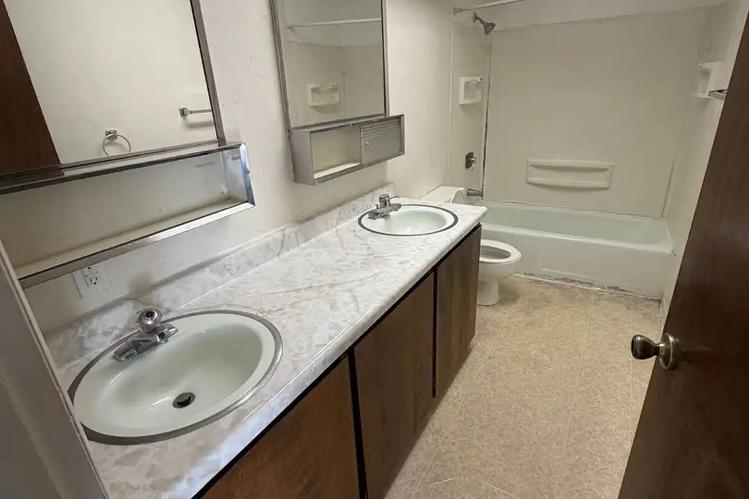 1070 E 8th N unit Bookcliff Apartments #8 - More