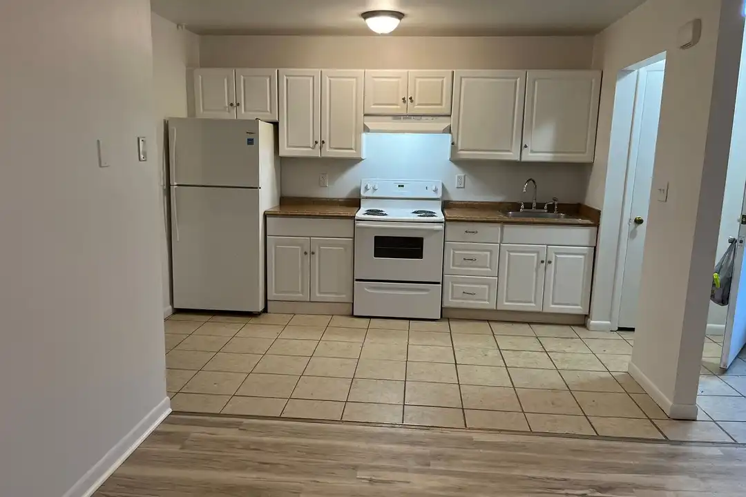 328 Marion Ave unit 24 – photo 1 of 5