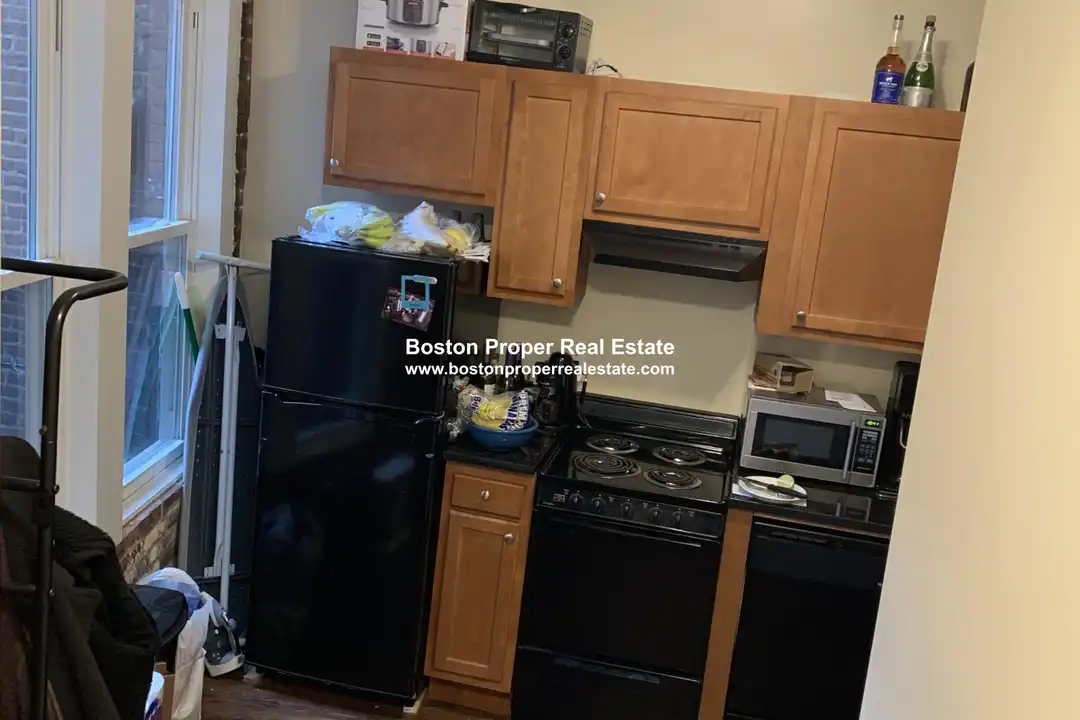 115 Salem St unit 10 - View 3