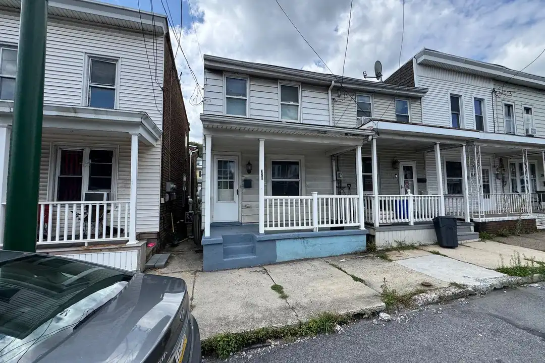 302 S 2nd St – photo 1 of 11