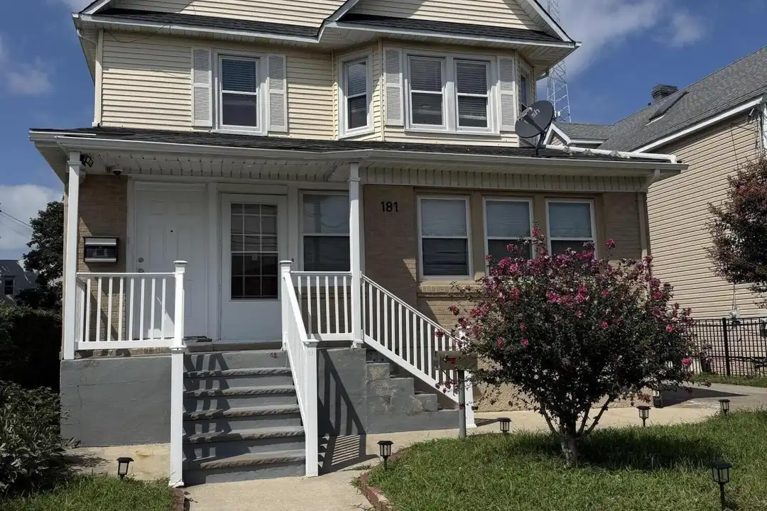 181 Garfield Ave – photo 1