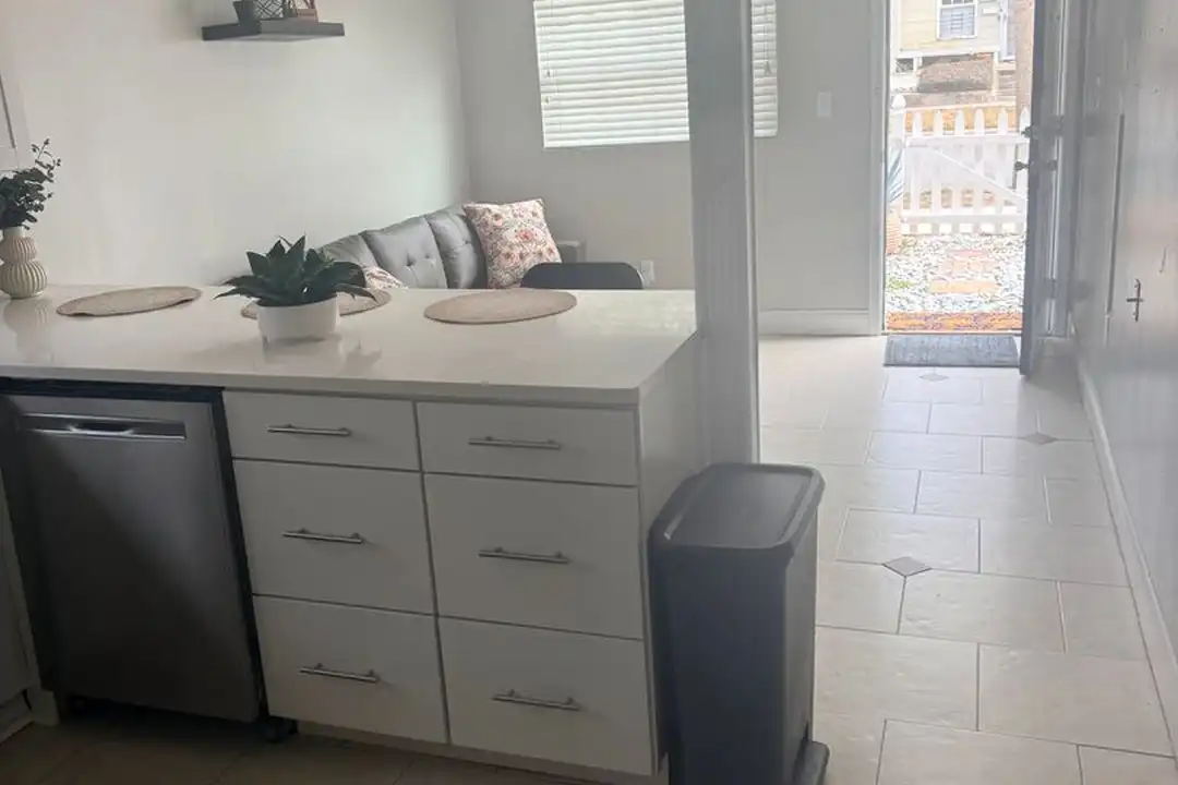 200 Walnut St unit # 1 - View 4