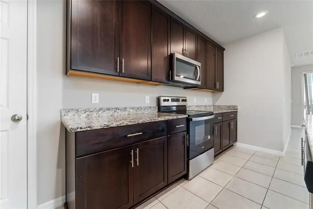 3085 Bella Vista Dr - More