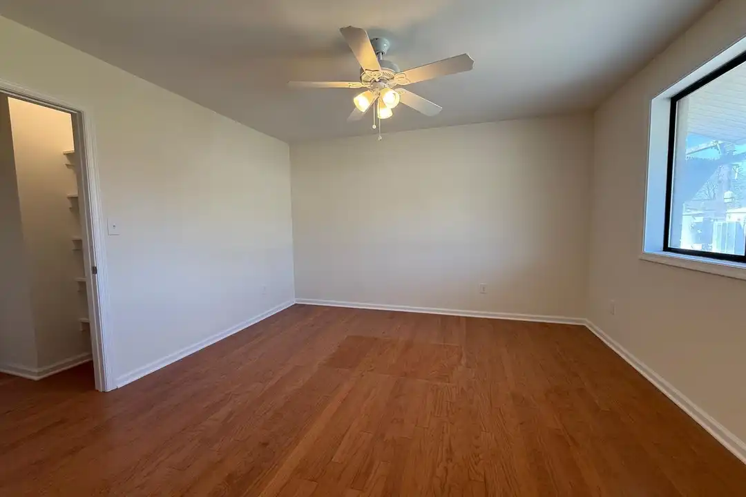 2754 Hollywood Rd unit 304 - More