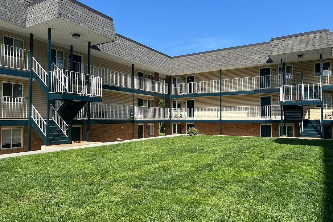 The Oak Grove Village Apartments – photo 1