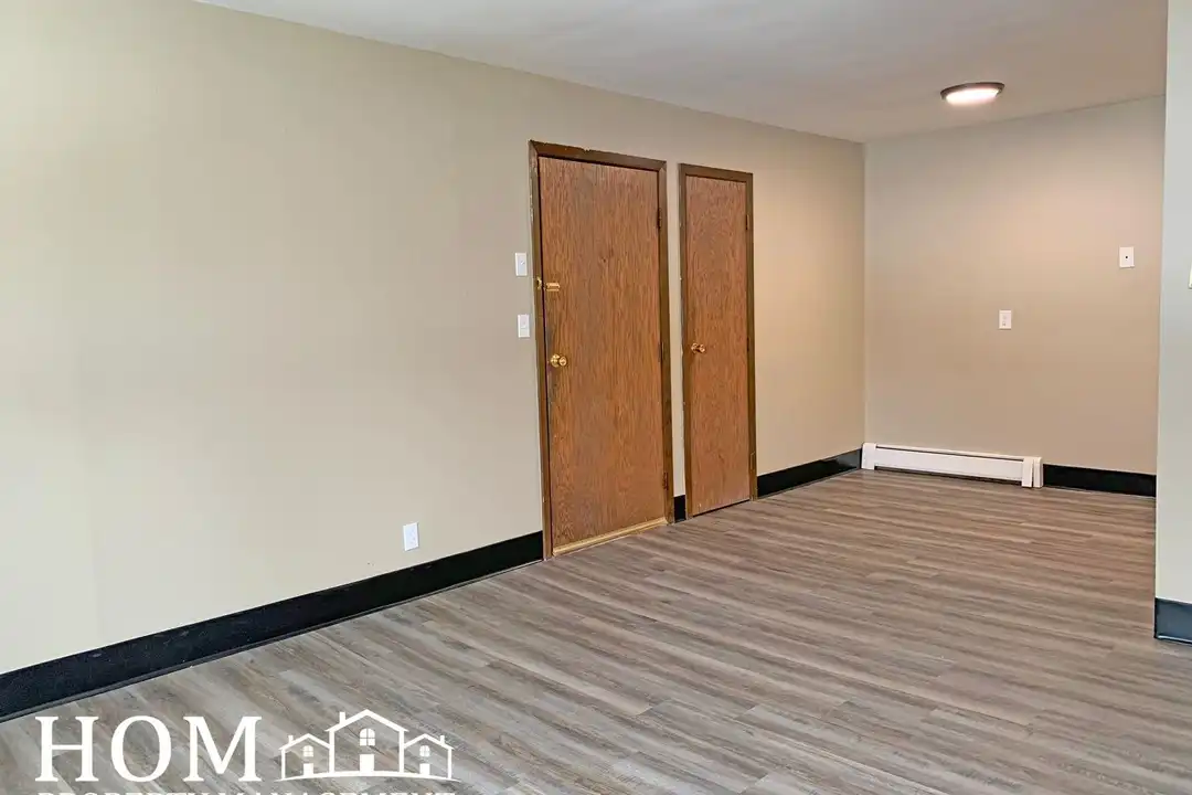 Apartment in Lake Crystal - View 4
