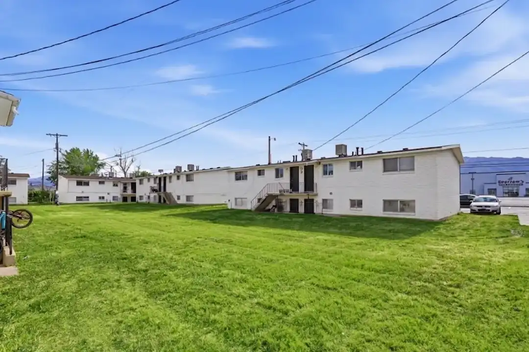 1900 West Apartments - View 6