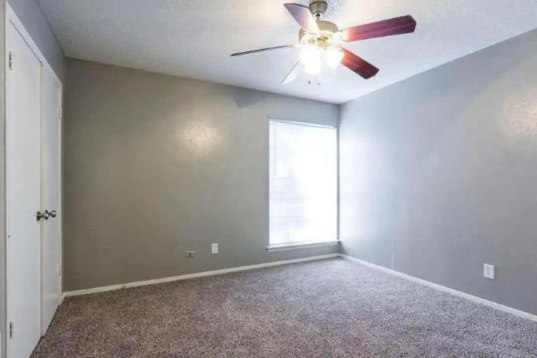1948 Shady Brook Dr - View 3