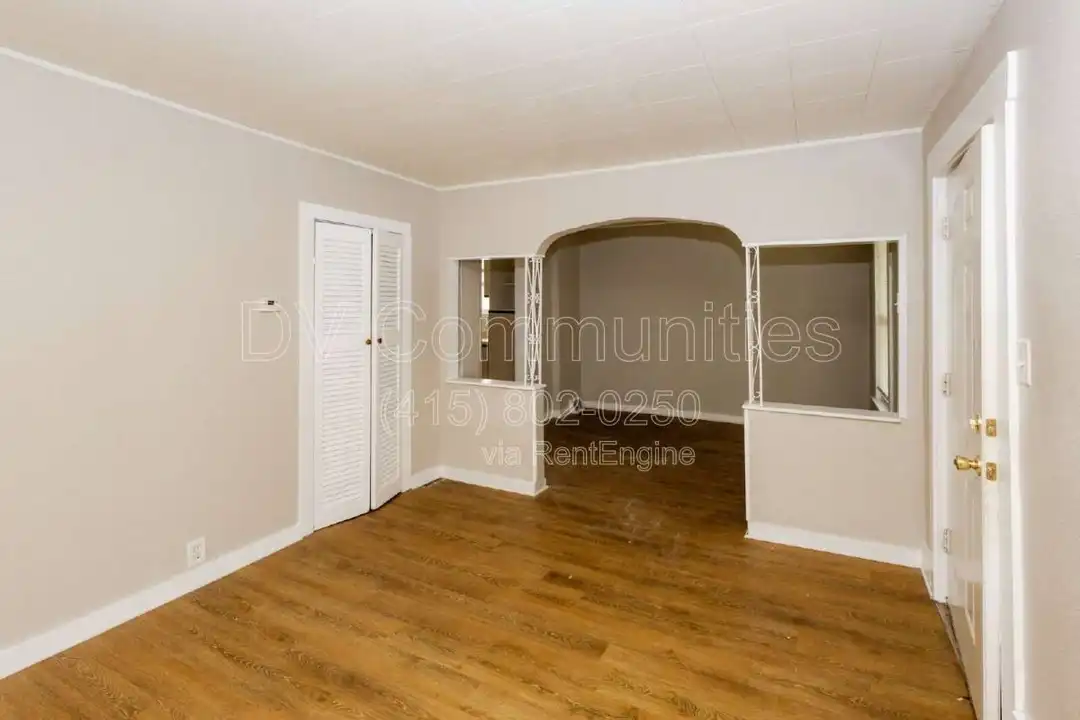 3818 Highland Rd – pohled 2