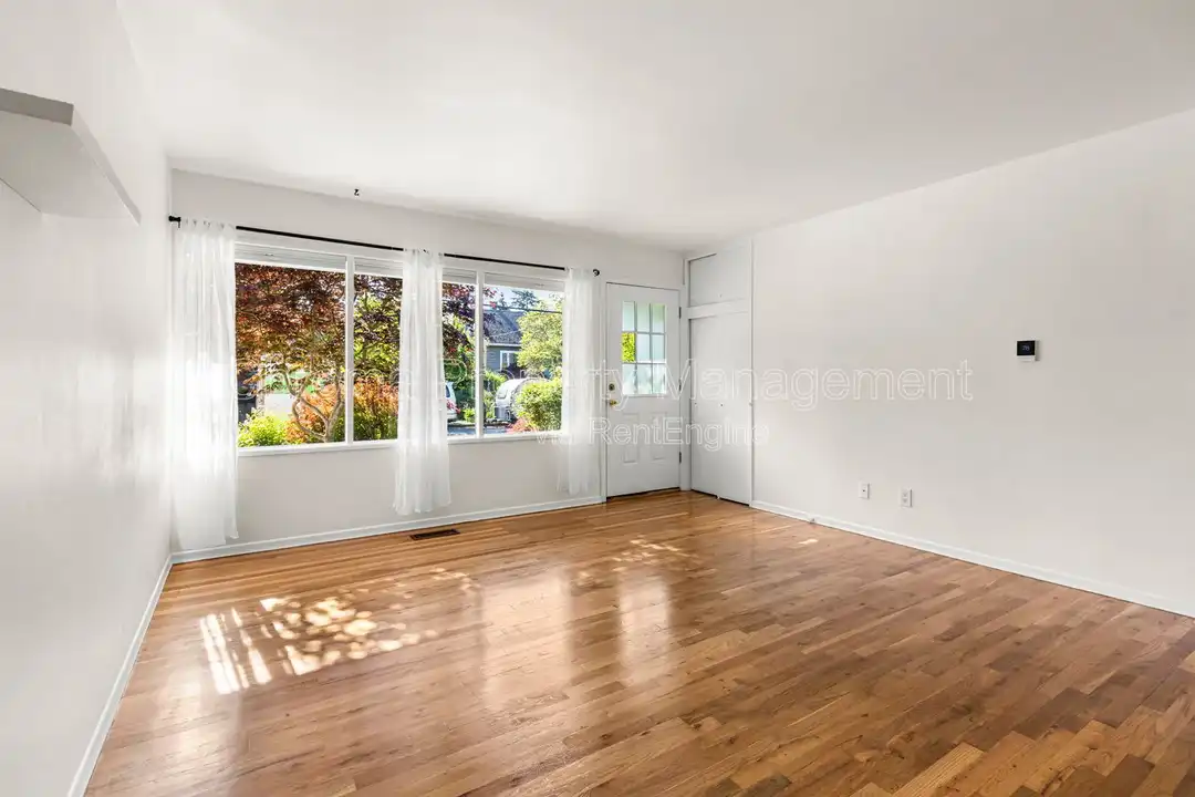 7676 N Mississippi Ave - View 2