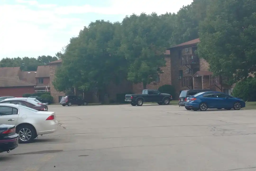 Cedar Creek Apartments-Oshkosh - View 5
