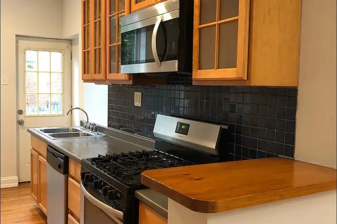327 Point St - View 5