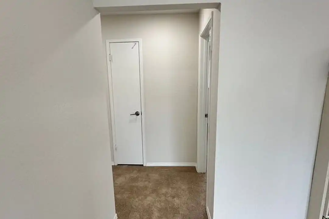 381 Greendale Way - More