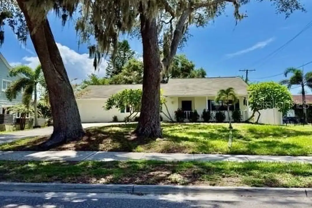 217 S Spring Blvd – photo 1