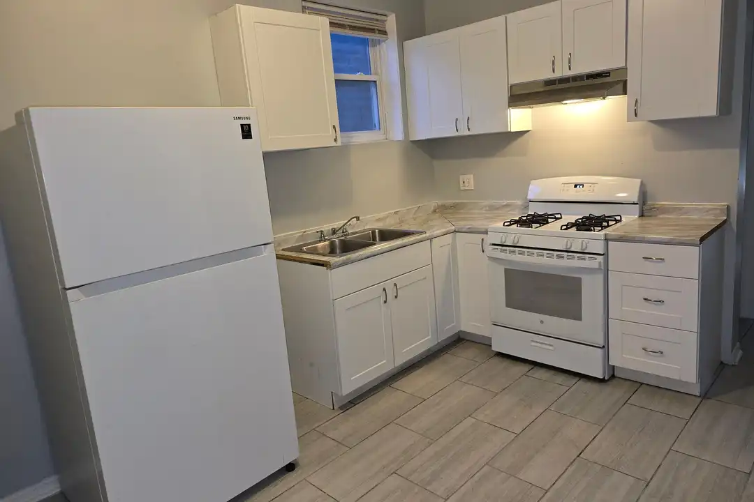 5519 S Throop St - More