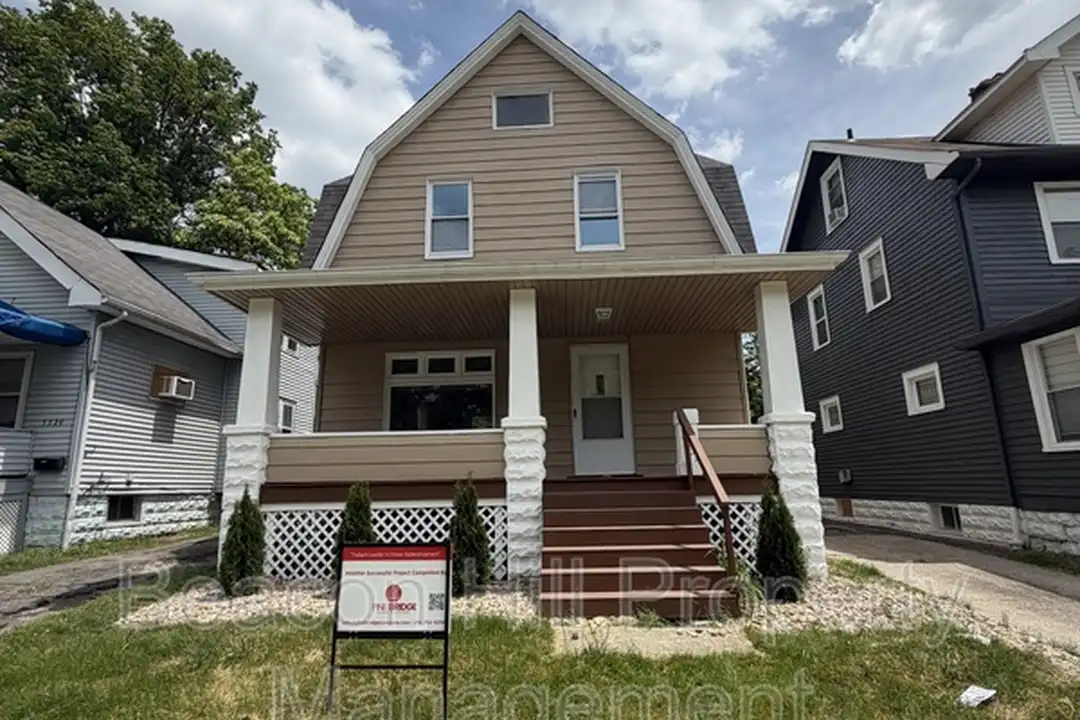 3331 E 145th St – photo 1