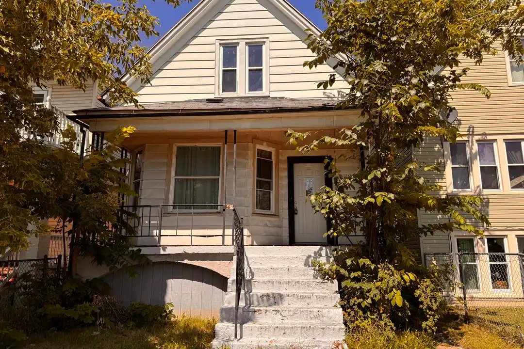 2308 W Burnham St – photo 1