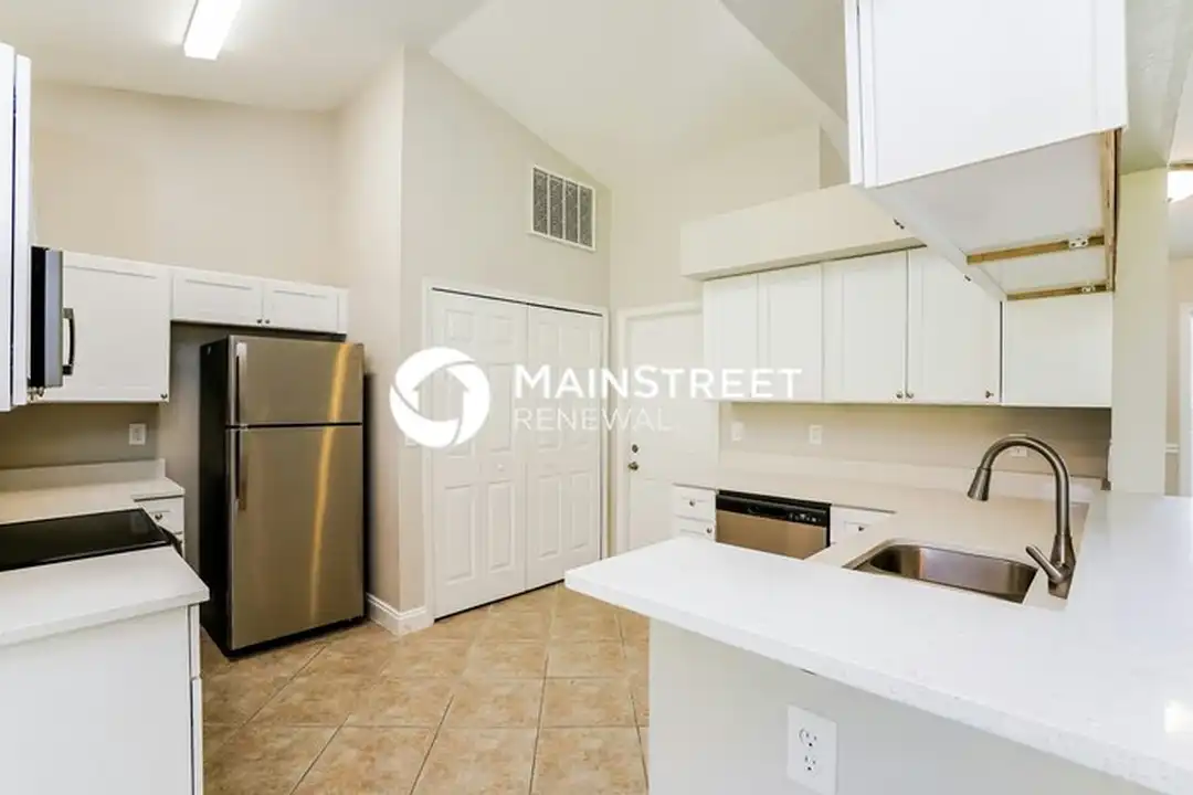 2221 NE 3rd St - View 6