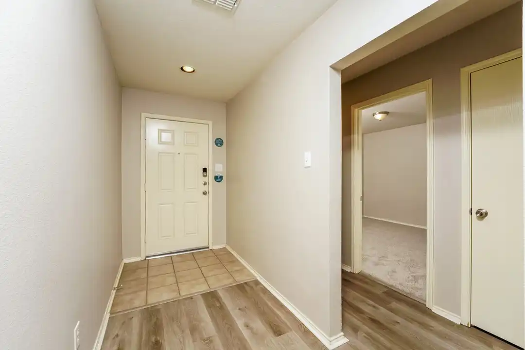 1209 Lambert Dr - View 3