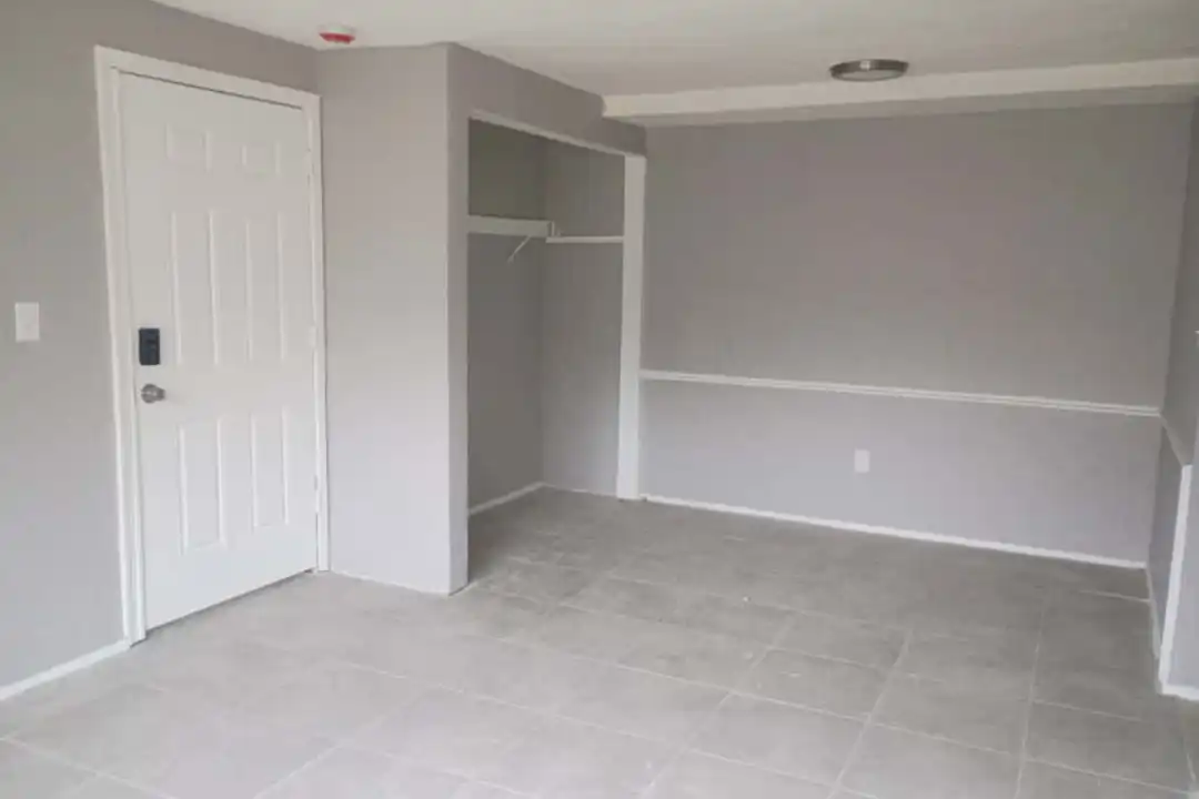 13444 Euclid Ave unit 13444-116 – photo 1