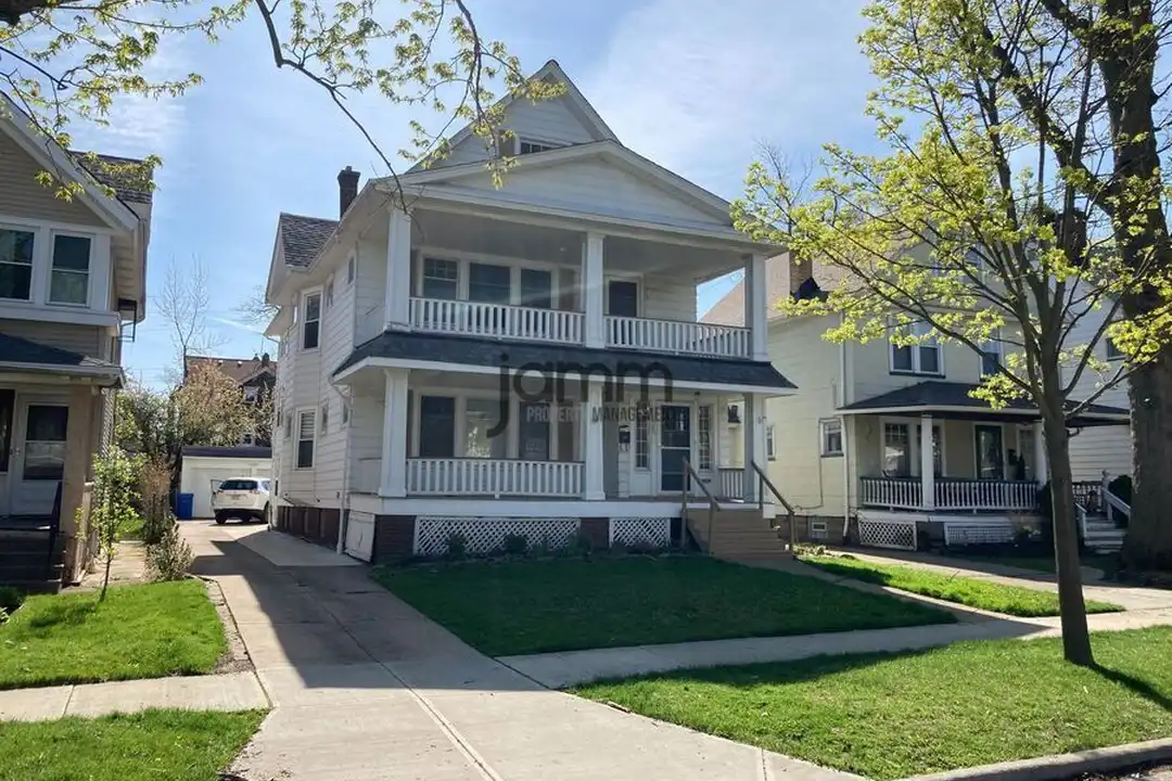 1285 W 105th St – photo 1