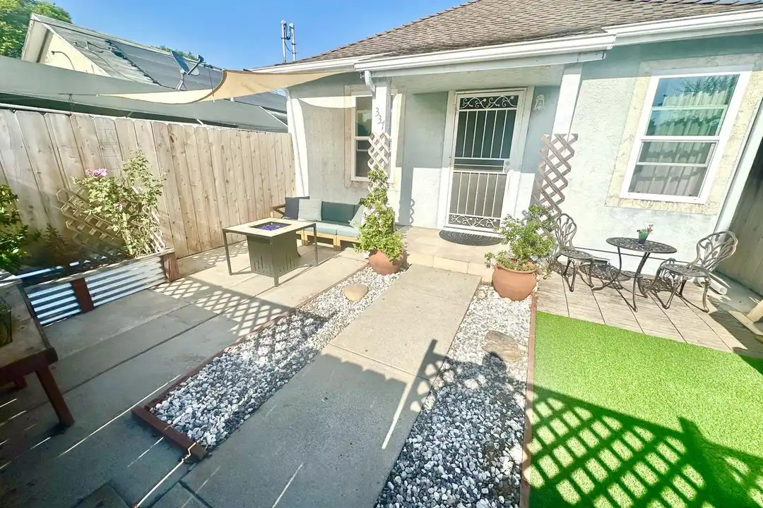 337 30th St – photo 1