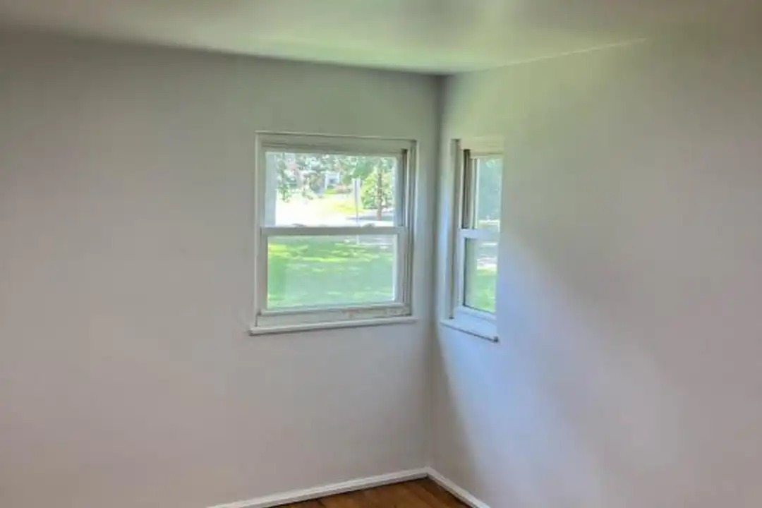 6901 Walnut St – photo 1