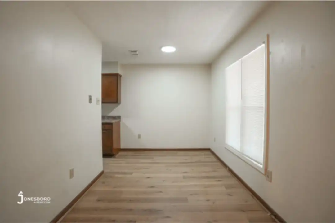 612 W Cherry Ave - View 5