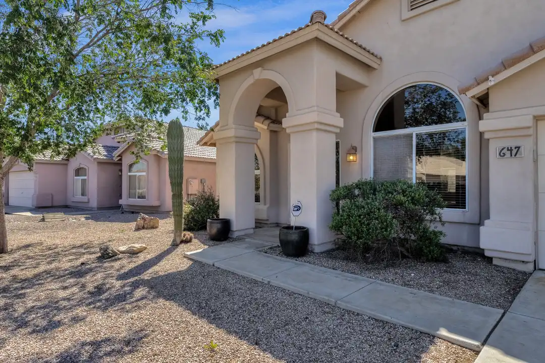 647 W Fremont Dr - View 5