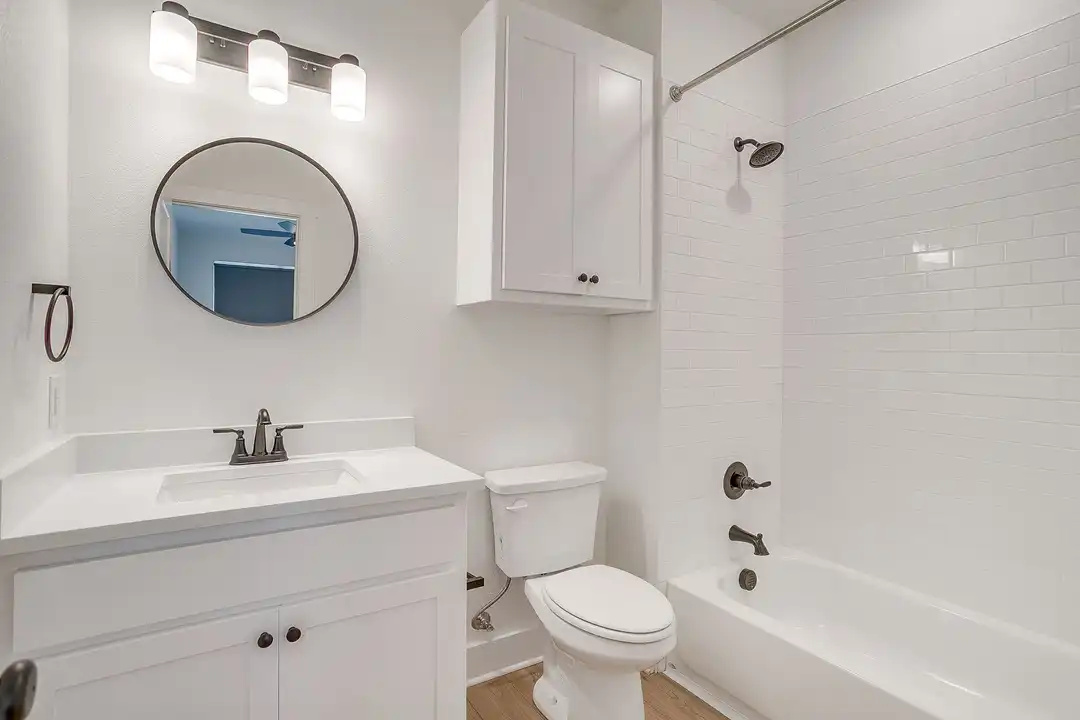 2341 Benbrook Blvd - More
