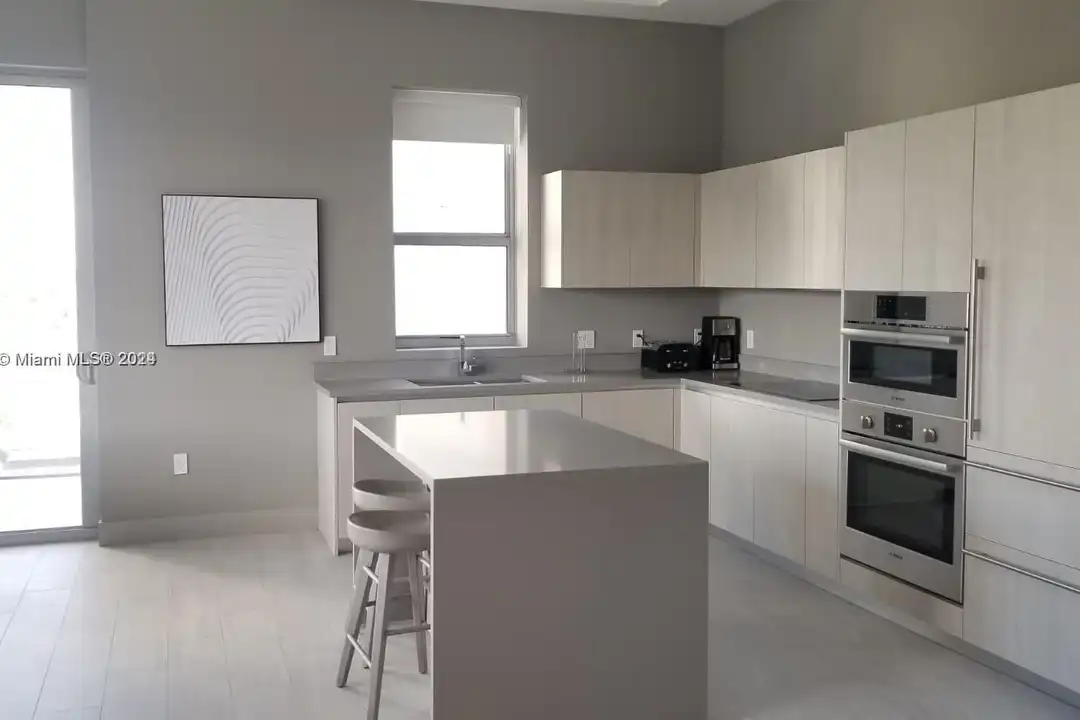 4010 S Ocean Dr unit R301 - View 3